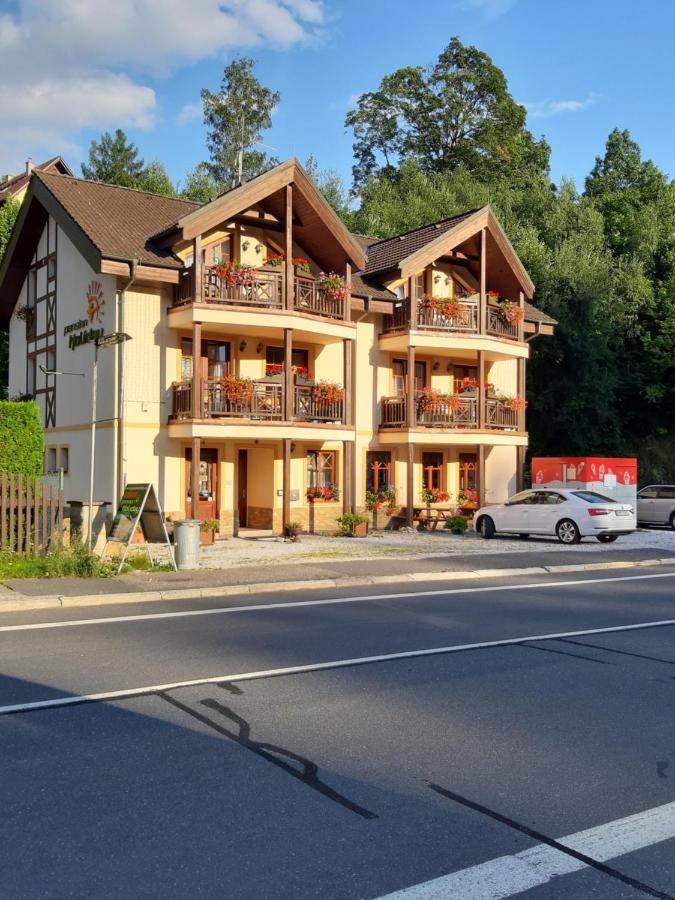 Pension Holiday Vrchlabi Bagian luar foto