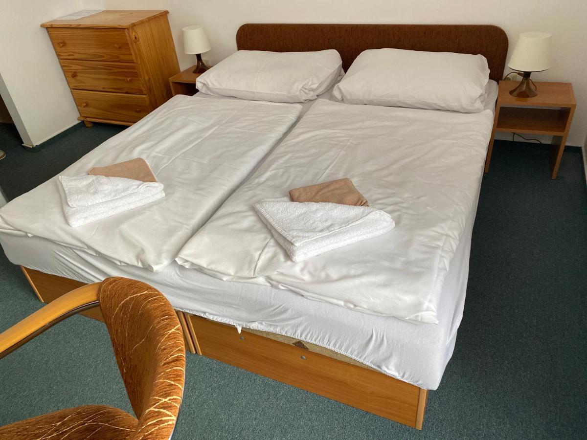 Pension Holiday Vrchlabi Bagian luar foto