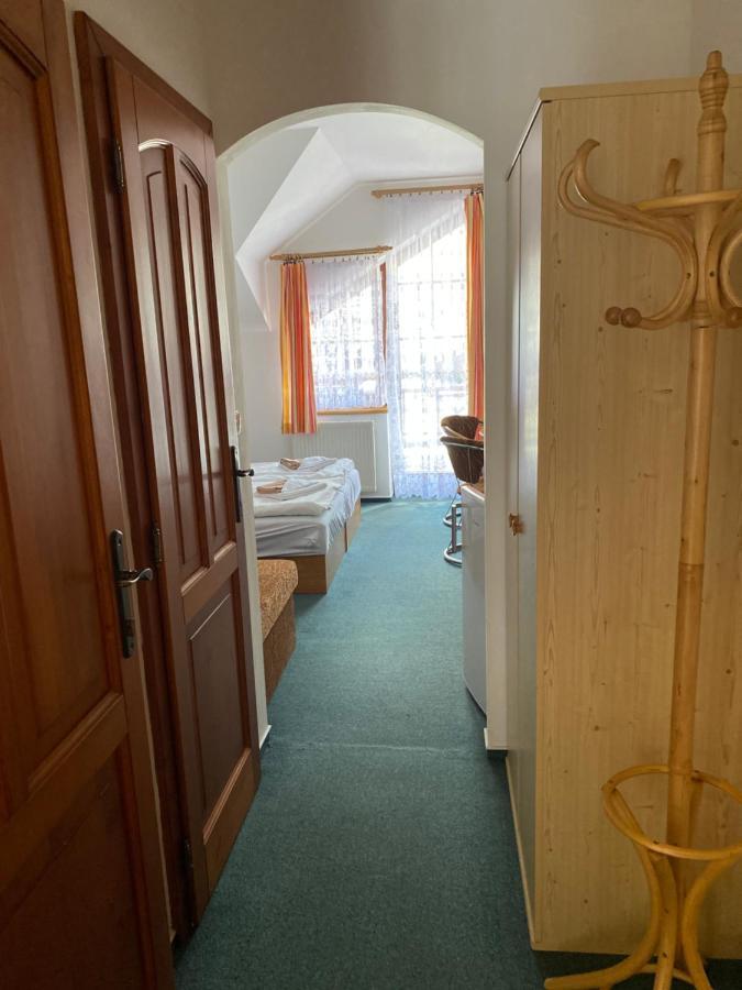 Pension Holiday Vrchlabi Bagian luar foto