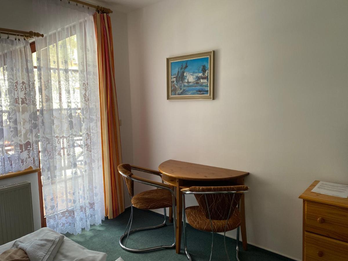 Pension Holiday Vrchlabi Bagian luar foto