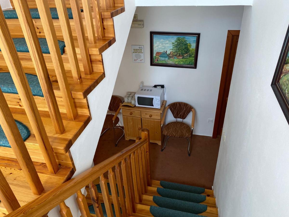 Pension Holiday Vrchlabi Bagian luar foto