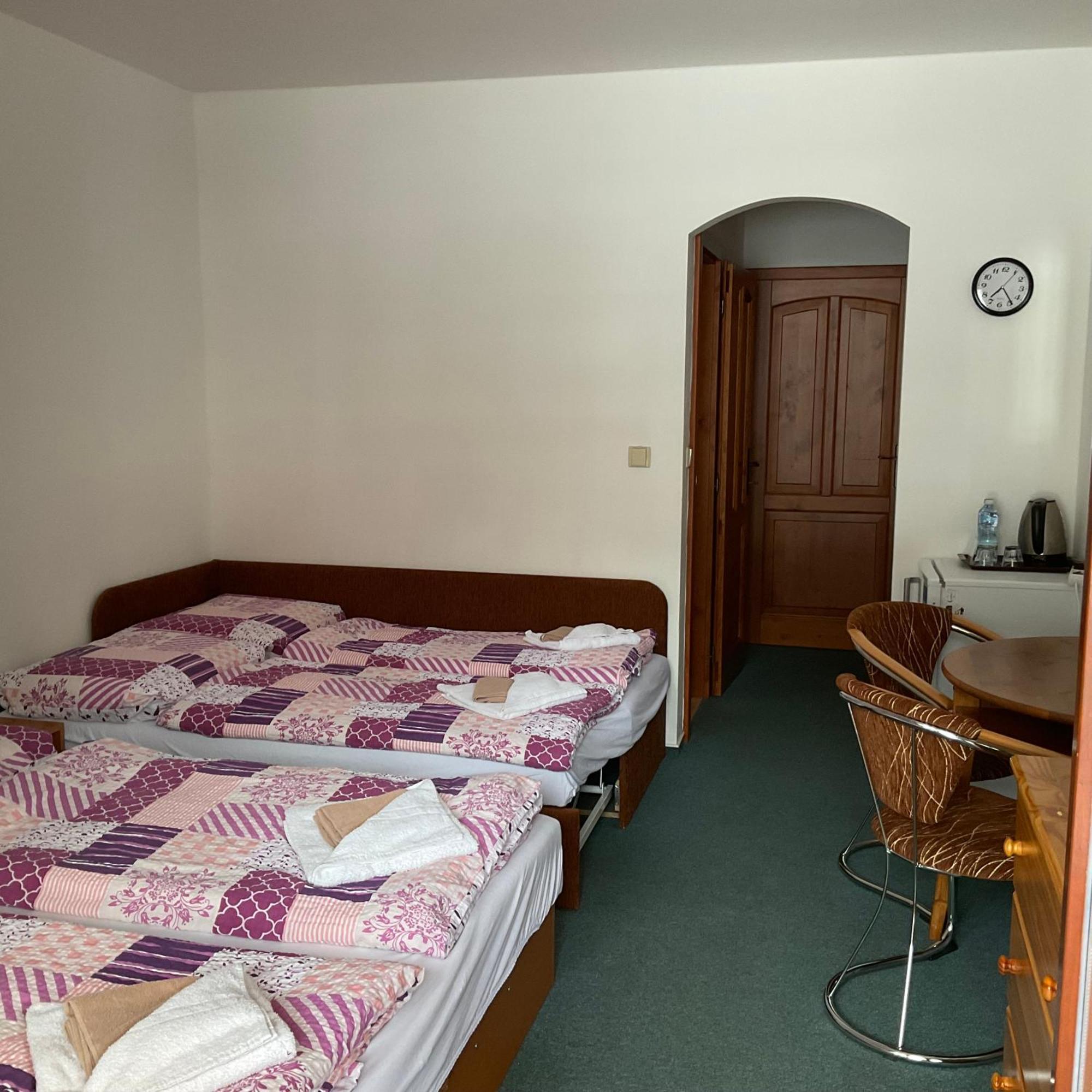 Pension Holiday Vrchlabi Bagian luar foto