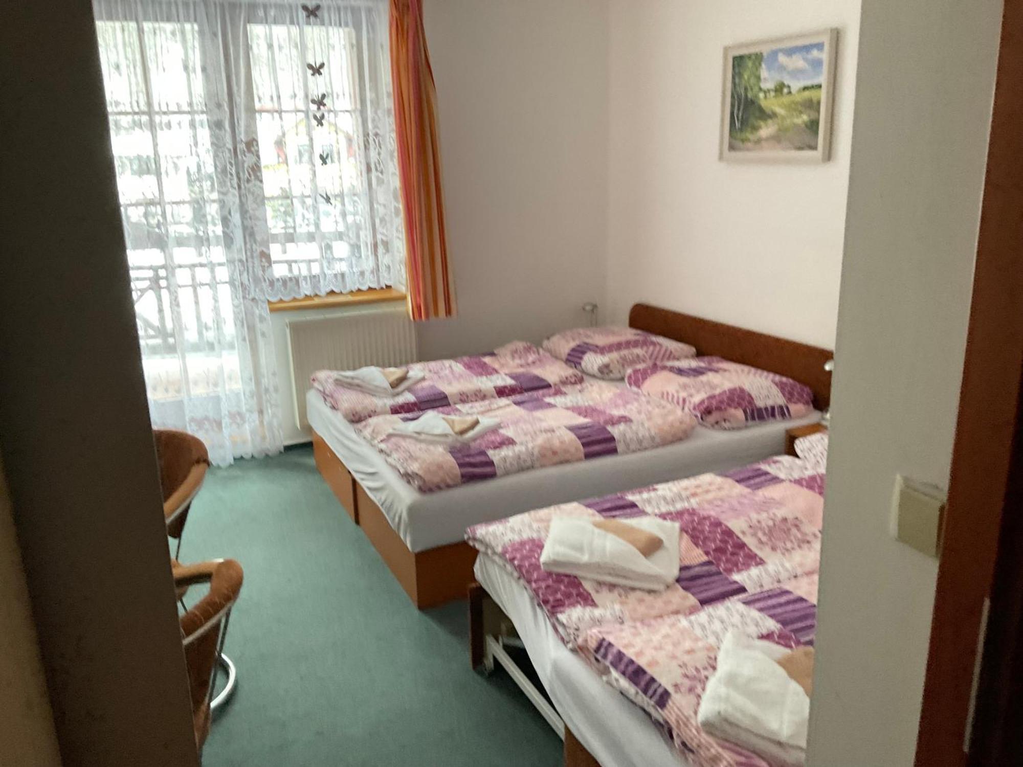 Pension Holiday Vrchlabi Bagian luar foto