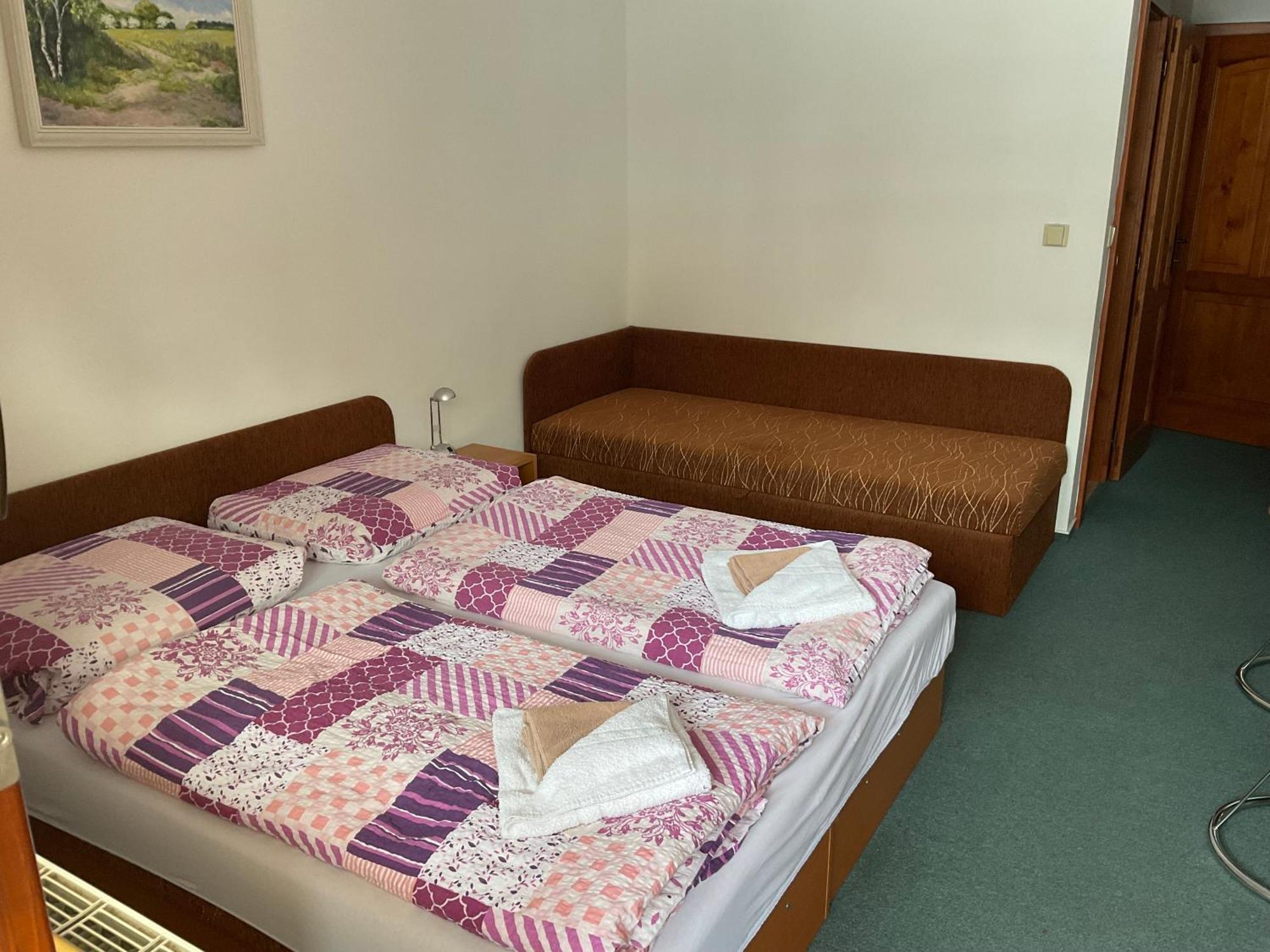 Pension Holiday Vrchlabi Bagian luar foto