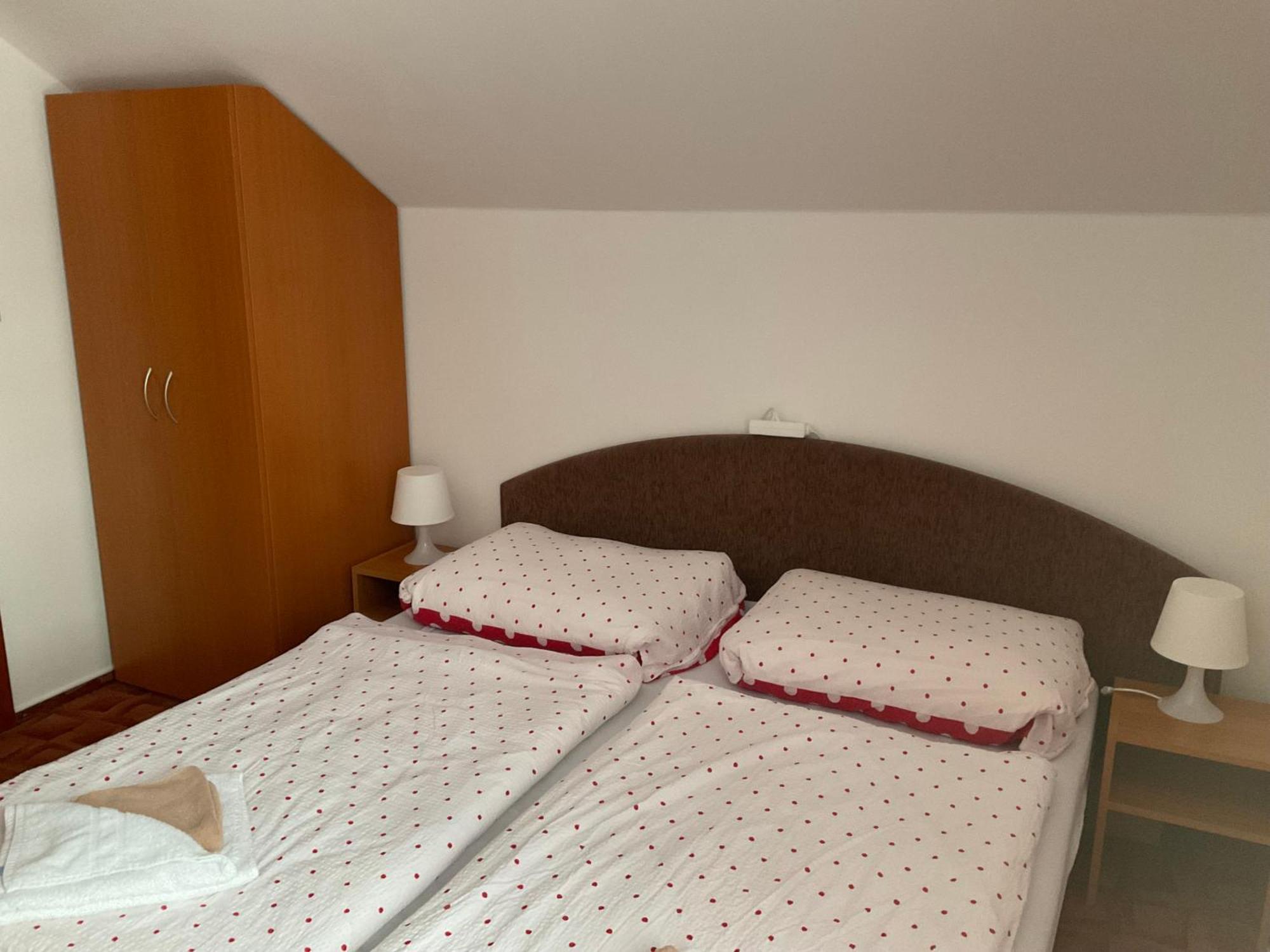 Pension Holiday Vrchlabi Bagian luar foto